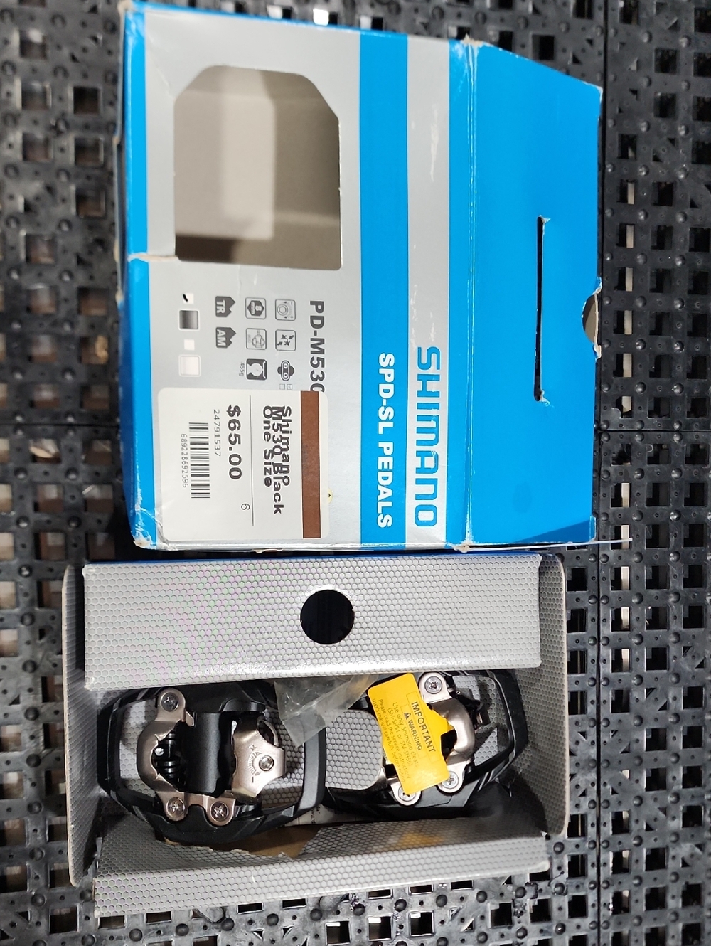 Shimano SPD-SL Mtn Bike Pedals in Black and Silver with Blue Box